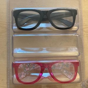 Betsey Johnson 1.50 readers